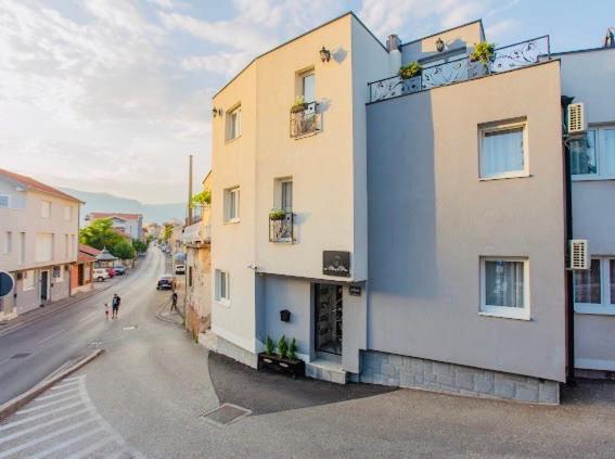 Urban Suites & Apartments Mostar Exteriör bild